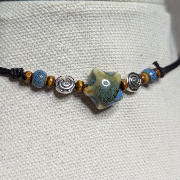 Blue Star Y2K Hippie Boho Ceramic Silver Swirl Spiral Beaded Choker Necklace - Picture 2 of 3